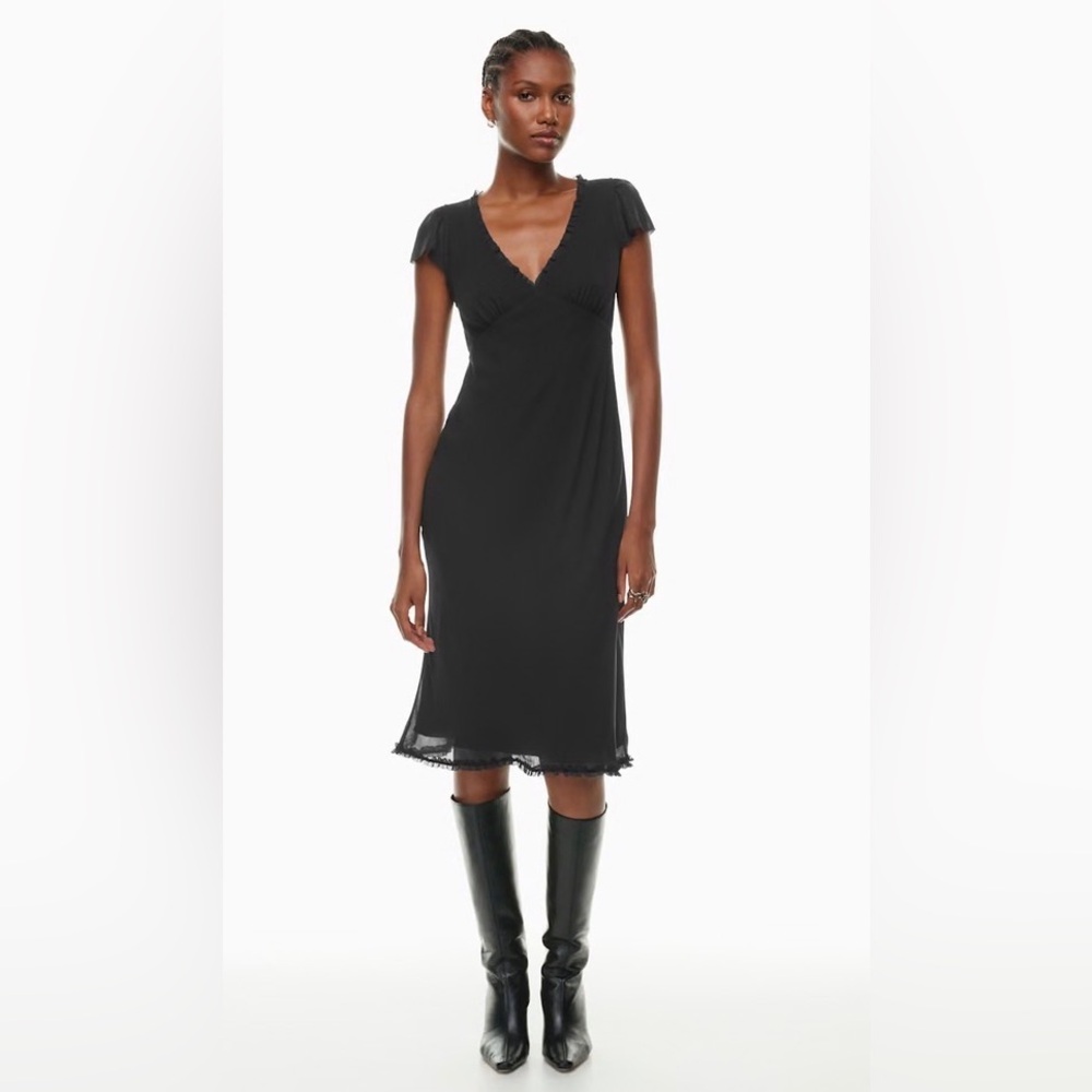 Aritzia Wilfred Camelot 90s Midi dress in black color Size Small